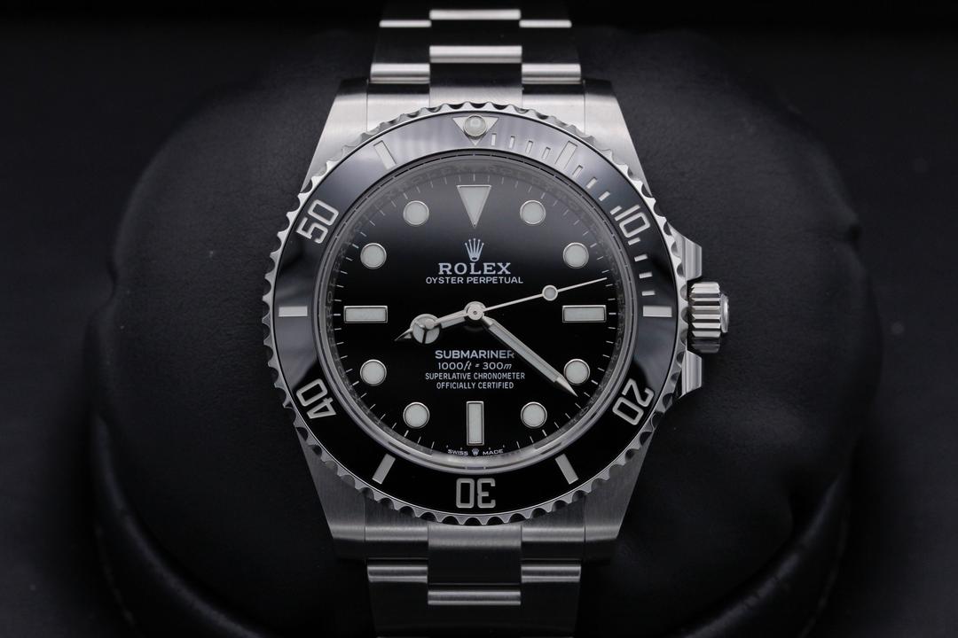 Rolex Submariner No Date / Black Cerachrome Bezel Insert 124060