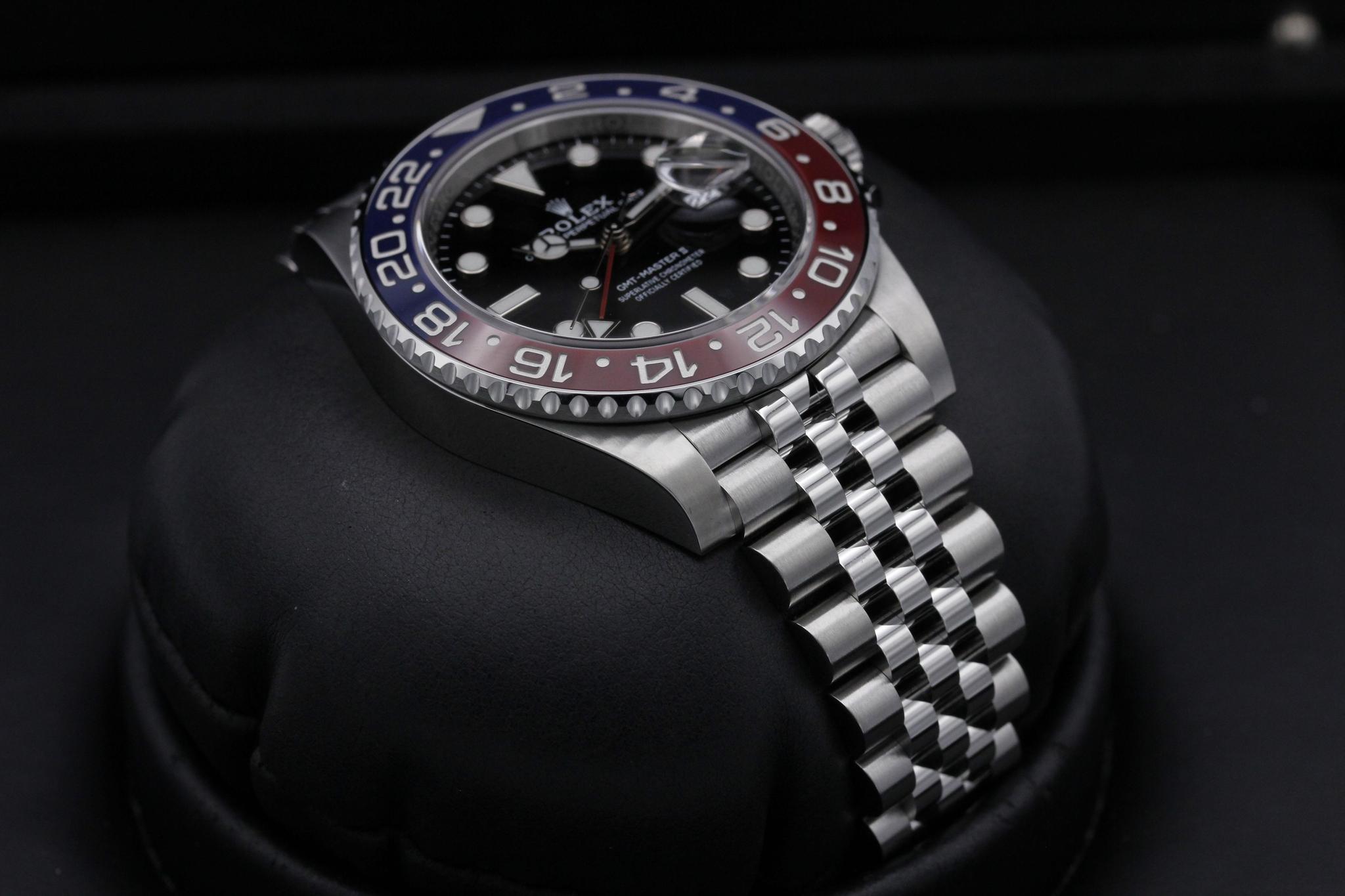 Watch Image 6