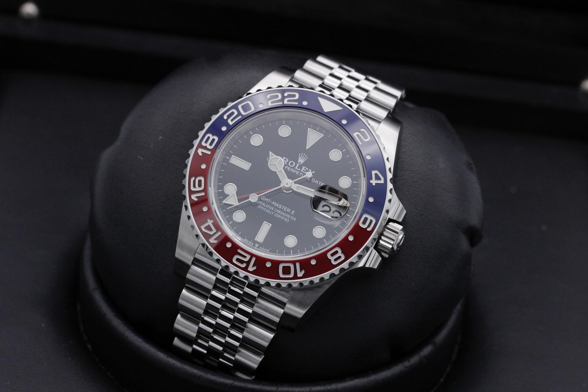 Watch Image 8