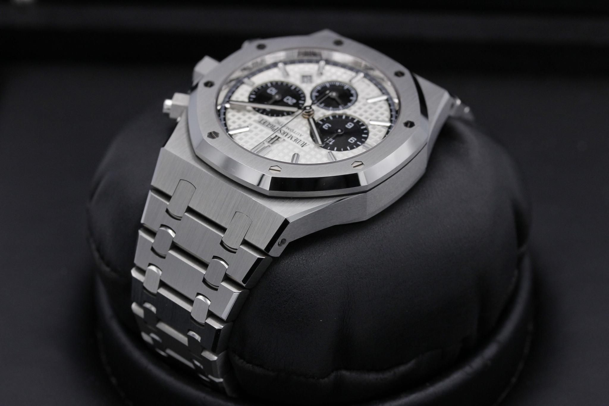 Watch Image 5