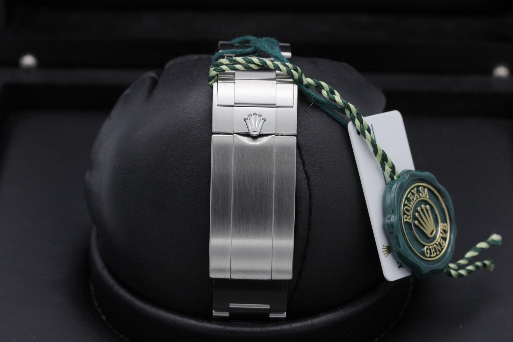 Watch Image 9
