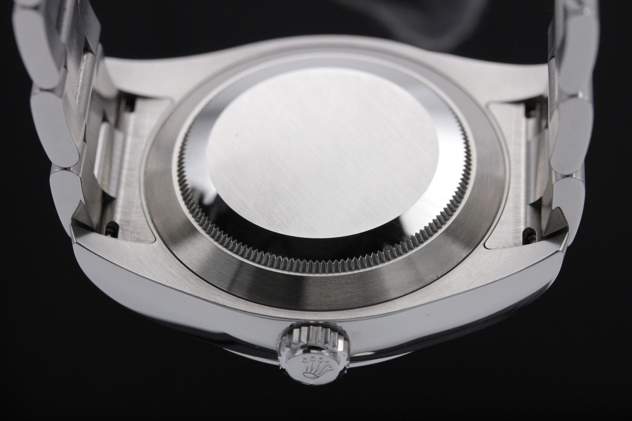 Watch Image 7