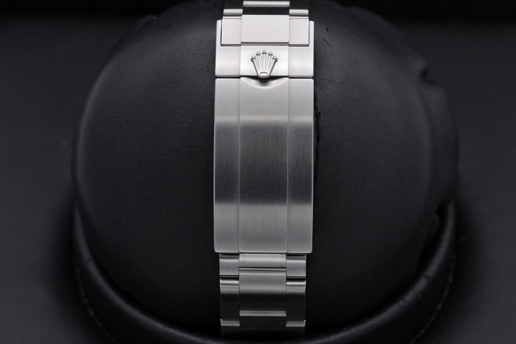Watch Image 8