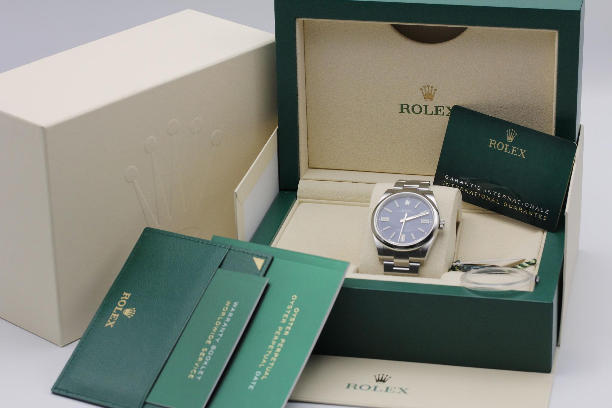Watch Image 11
