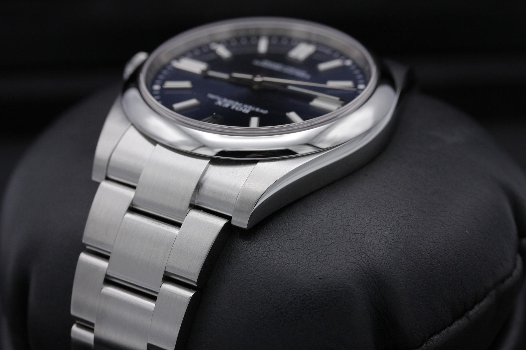 Watch Image 5