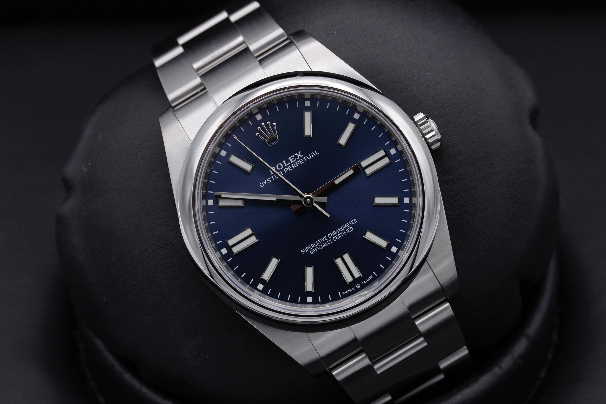 Watch Image 10