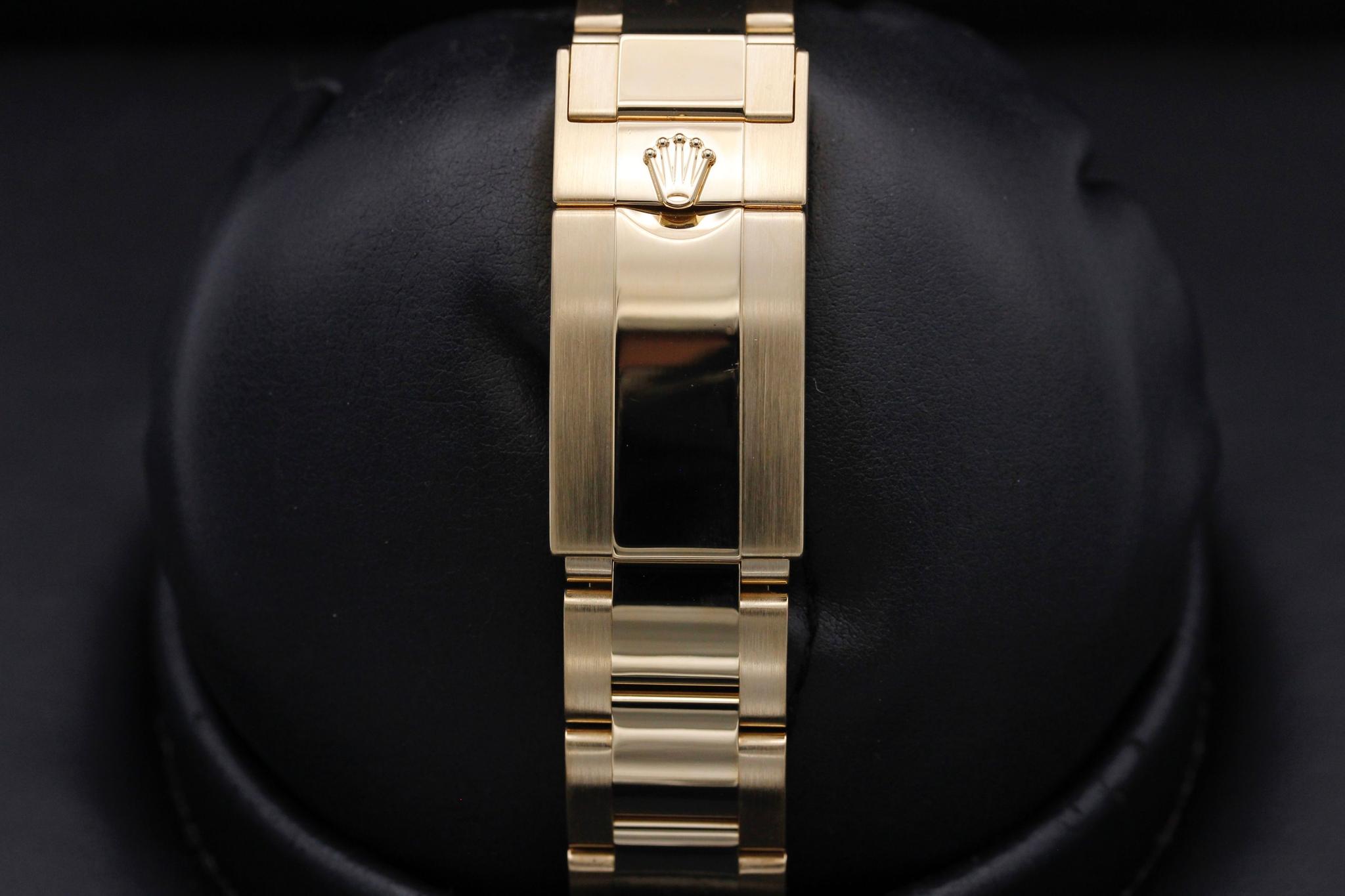 Watch Image 8