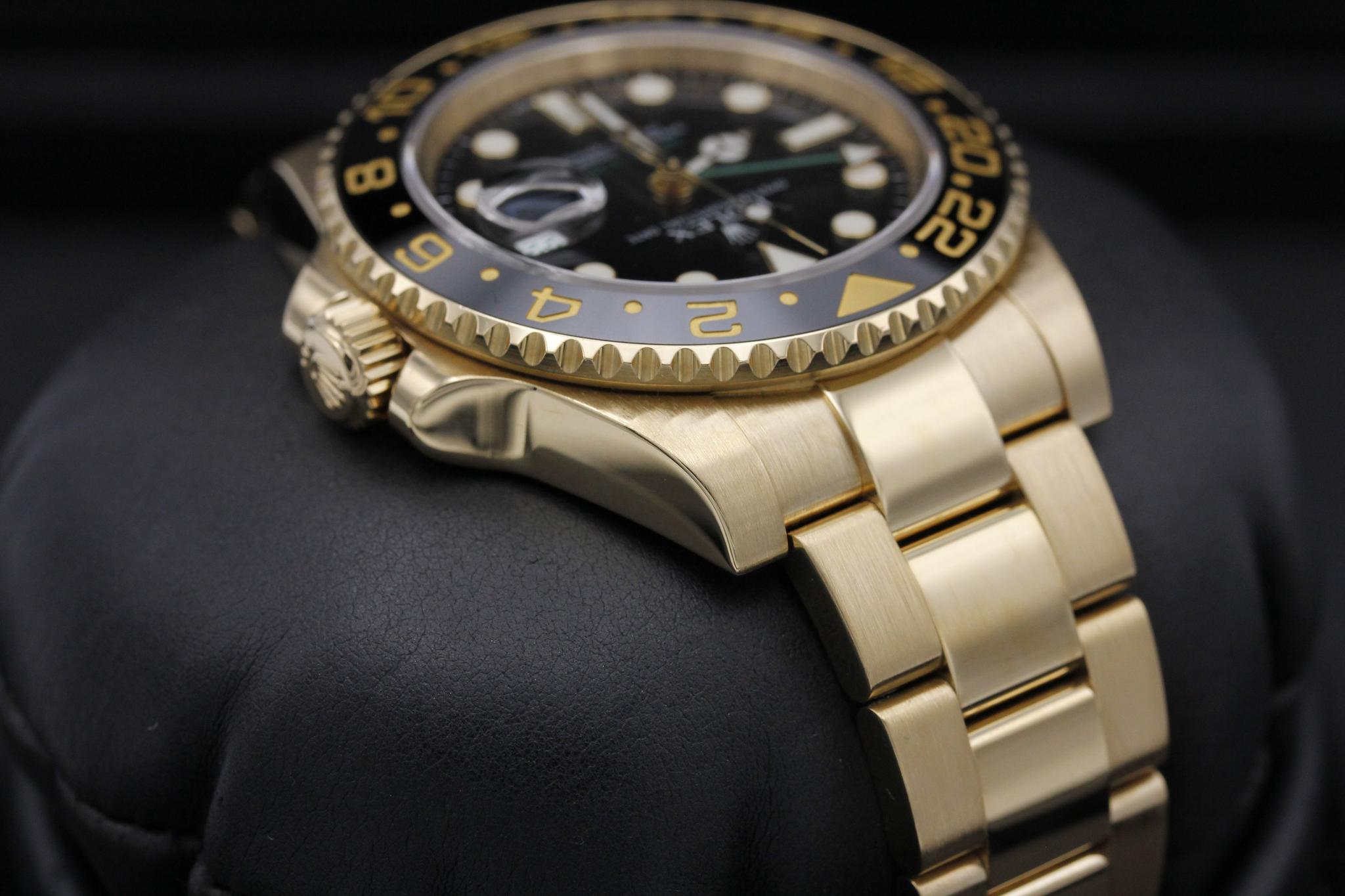 Watch Image 4