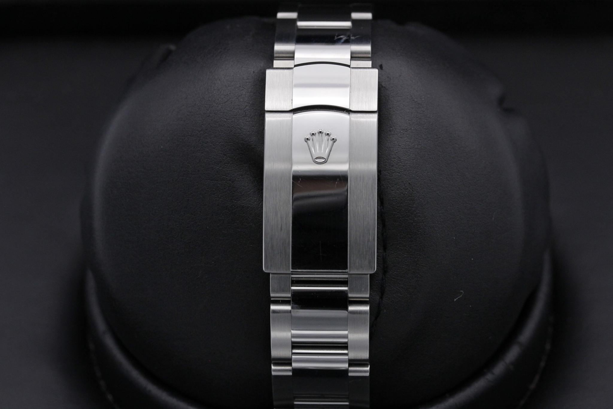 Watch Image 8