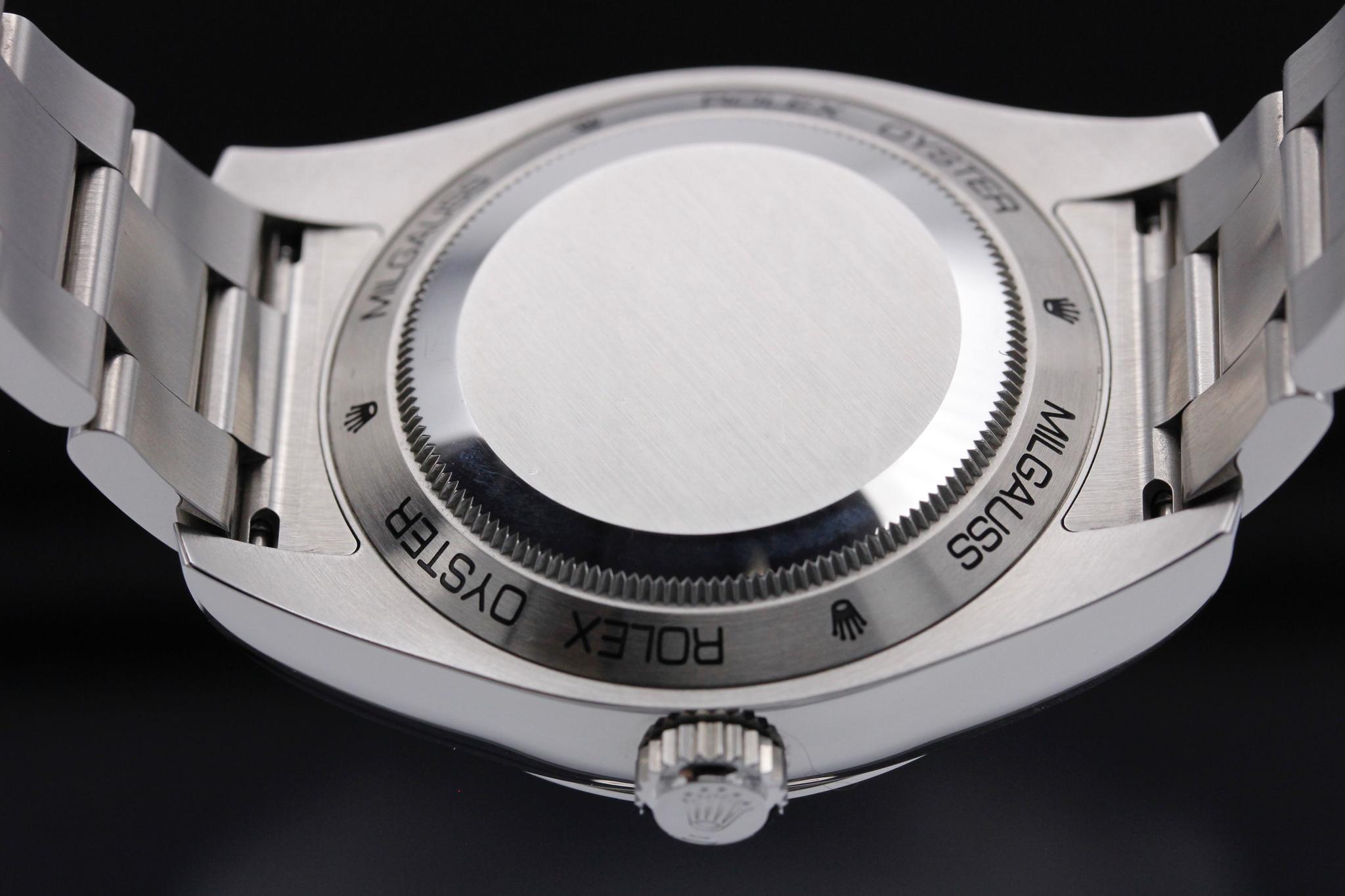 Watch Image 7