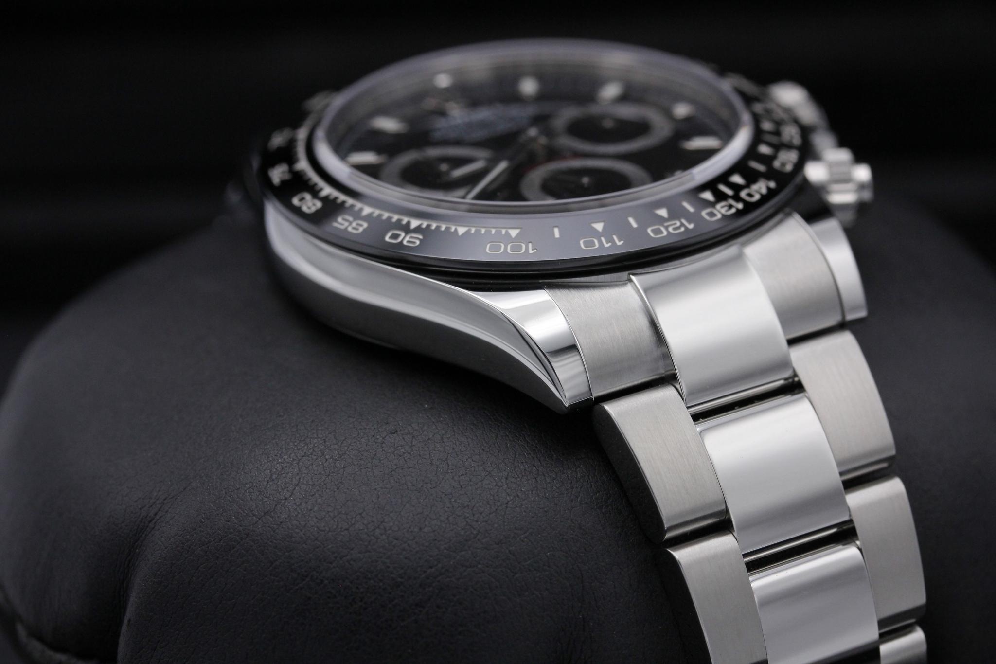 Watch Image 6