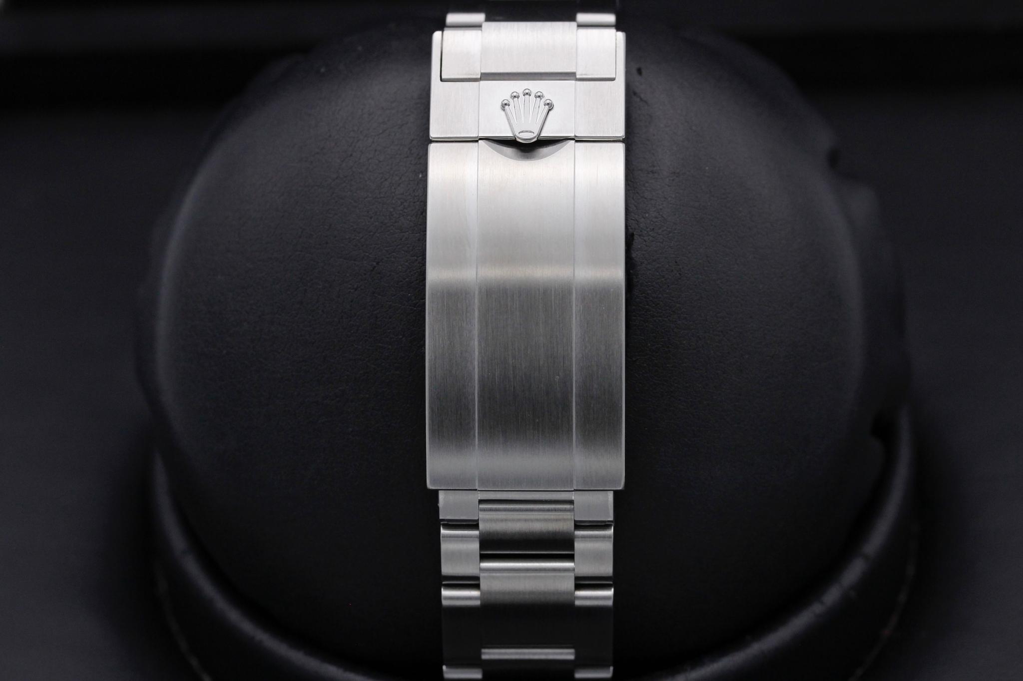 Watch Image 8