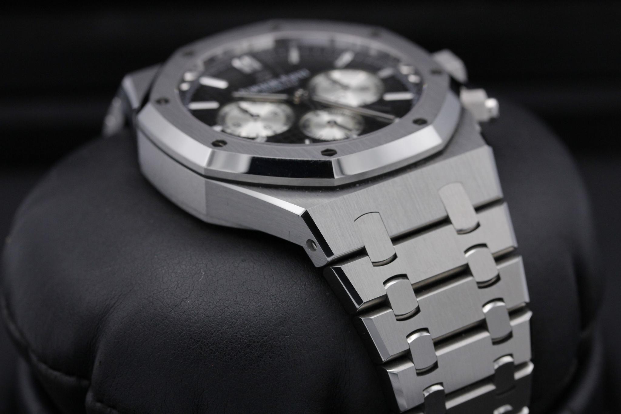 Watch Image 6