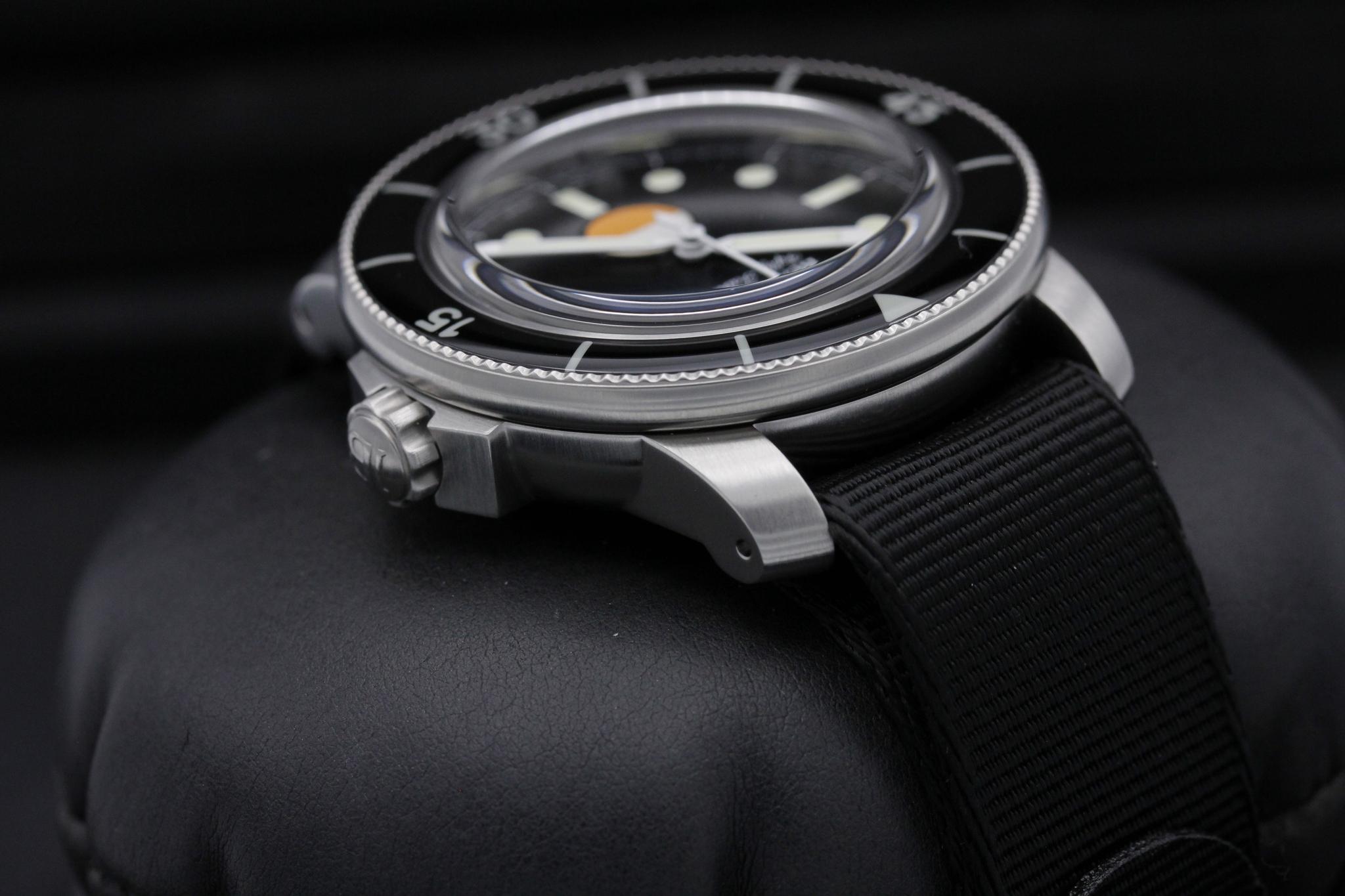 Watch Image 4