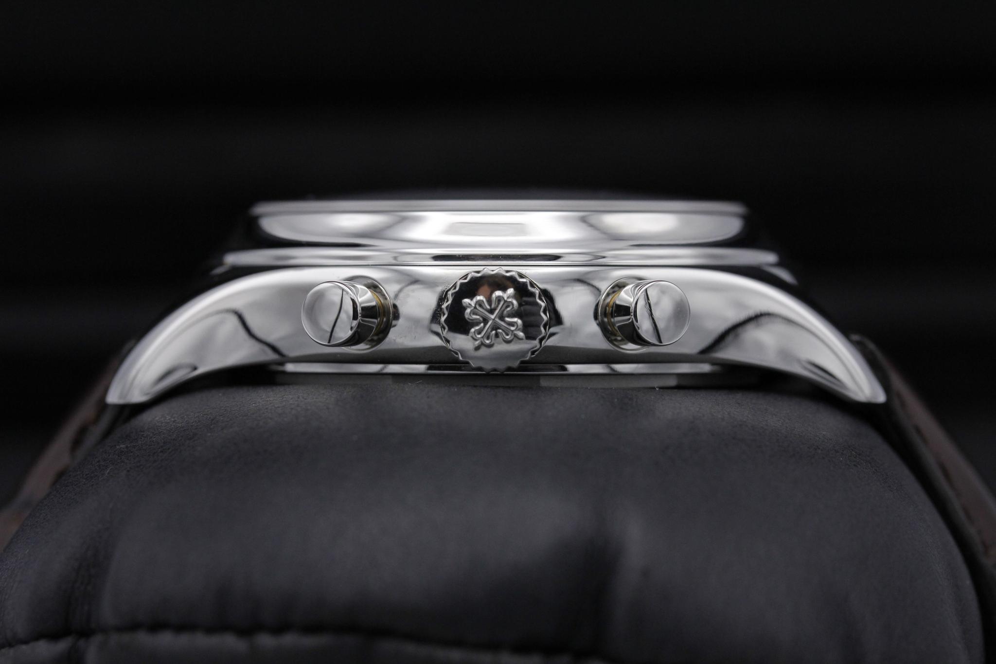 Watch Image 3