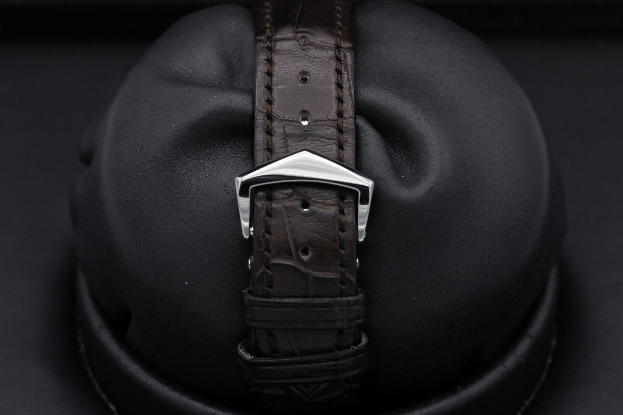 Watch Image 8