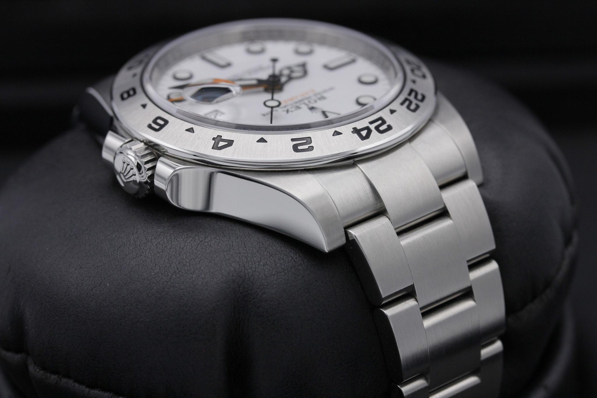Watch Image 4