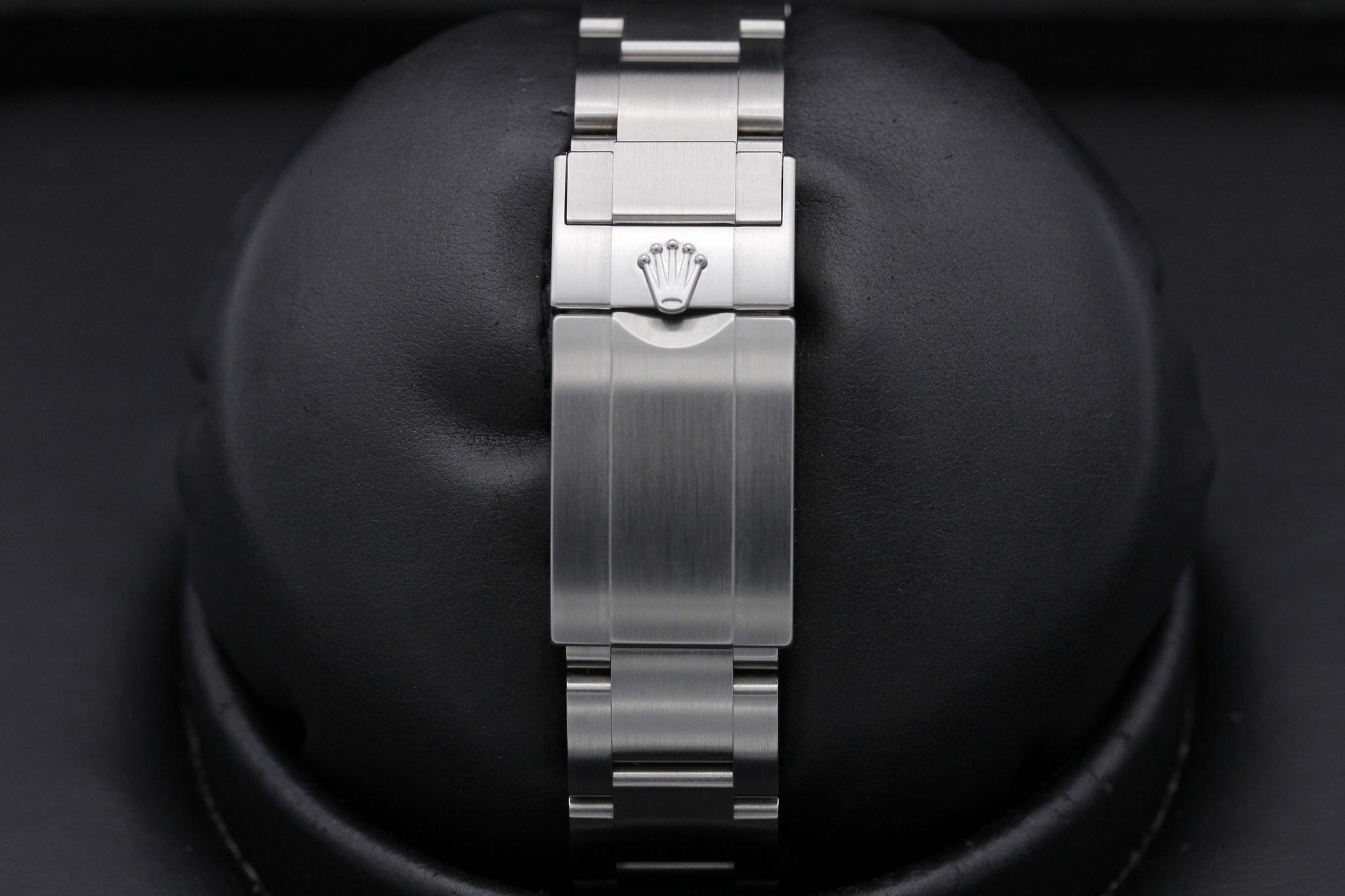 Watch Image 8