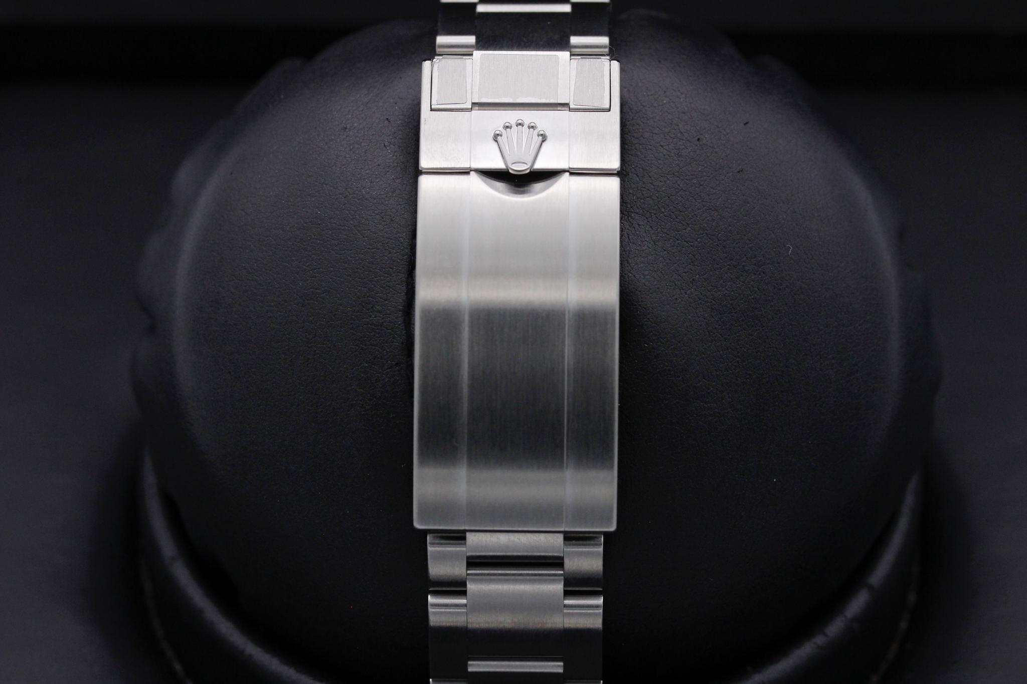 Watch Image 8