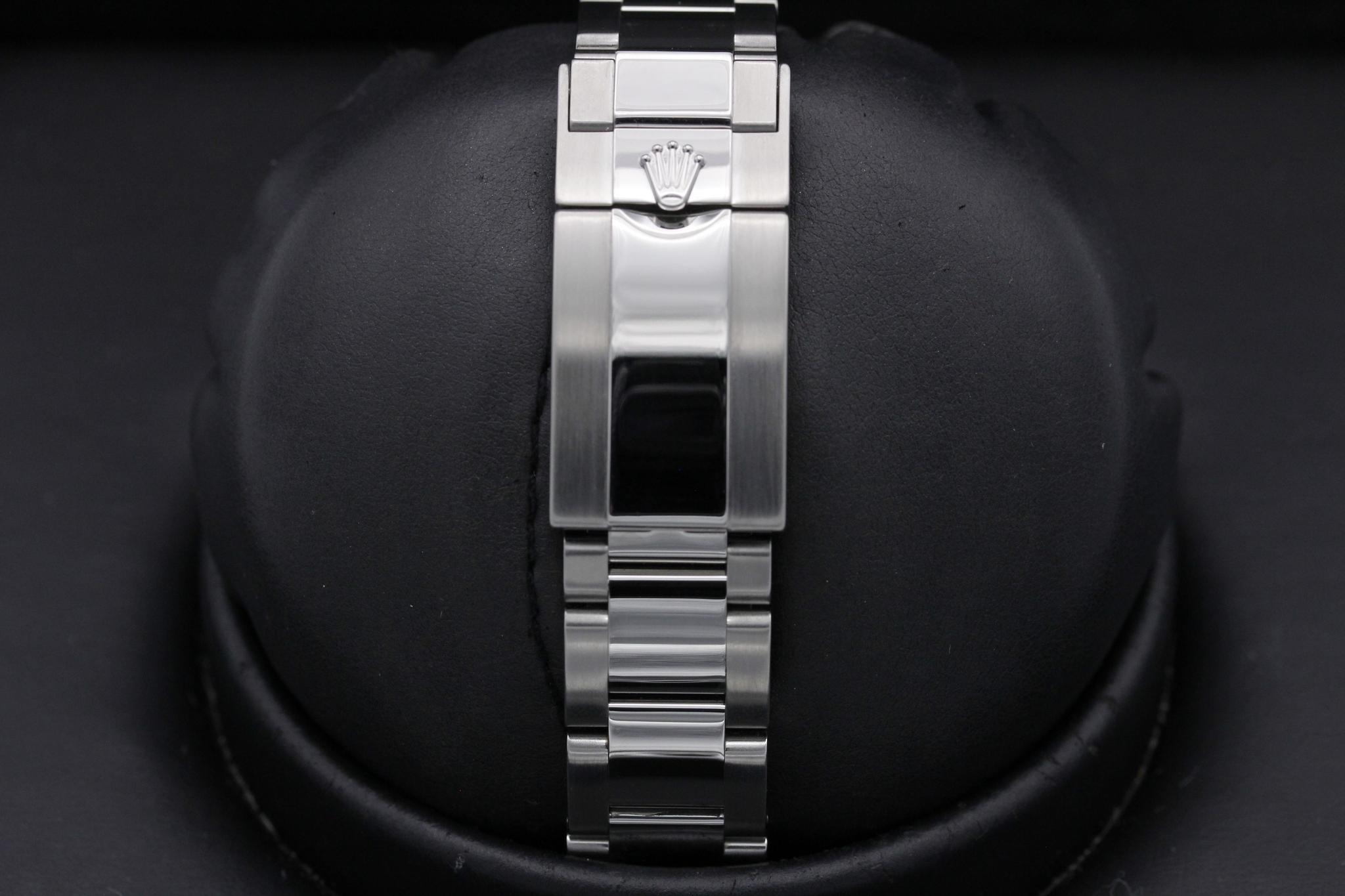Watch Image 8