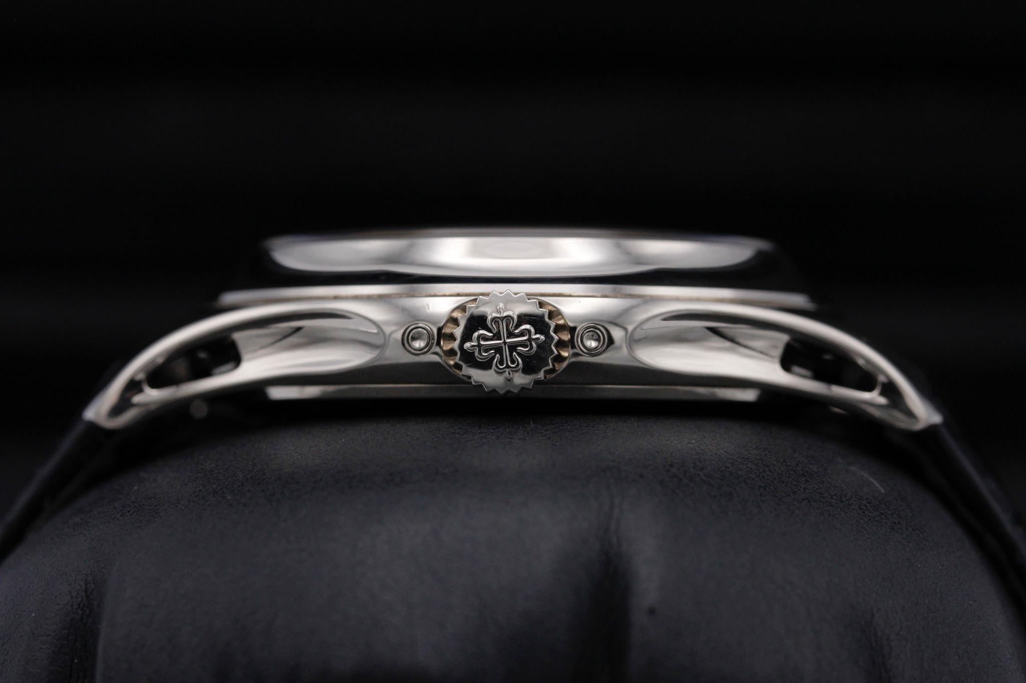 Watch Image 3