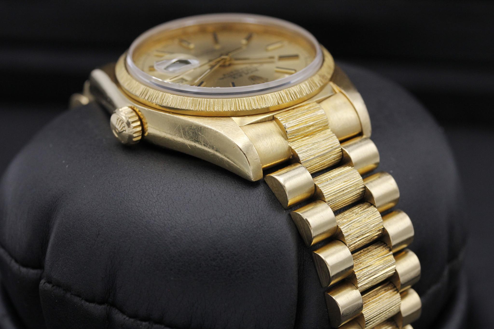 Watch Image 4