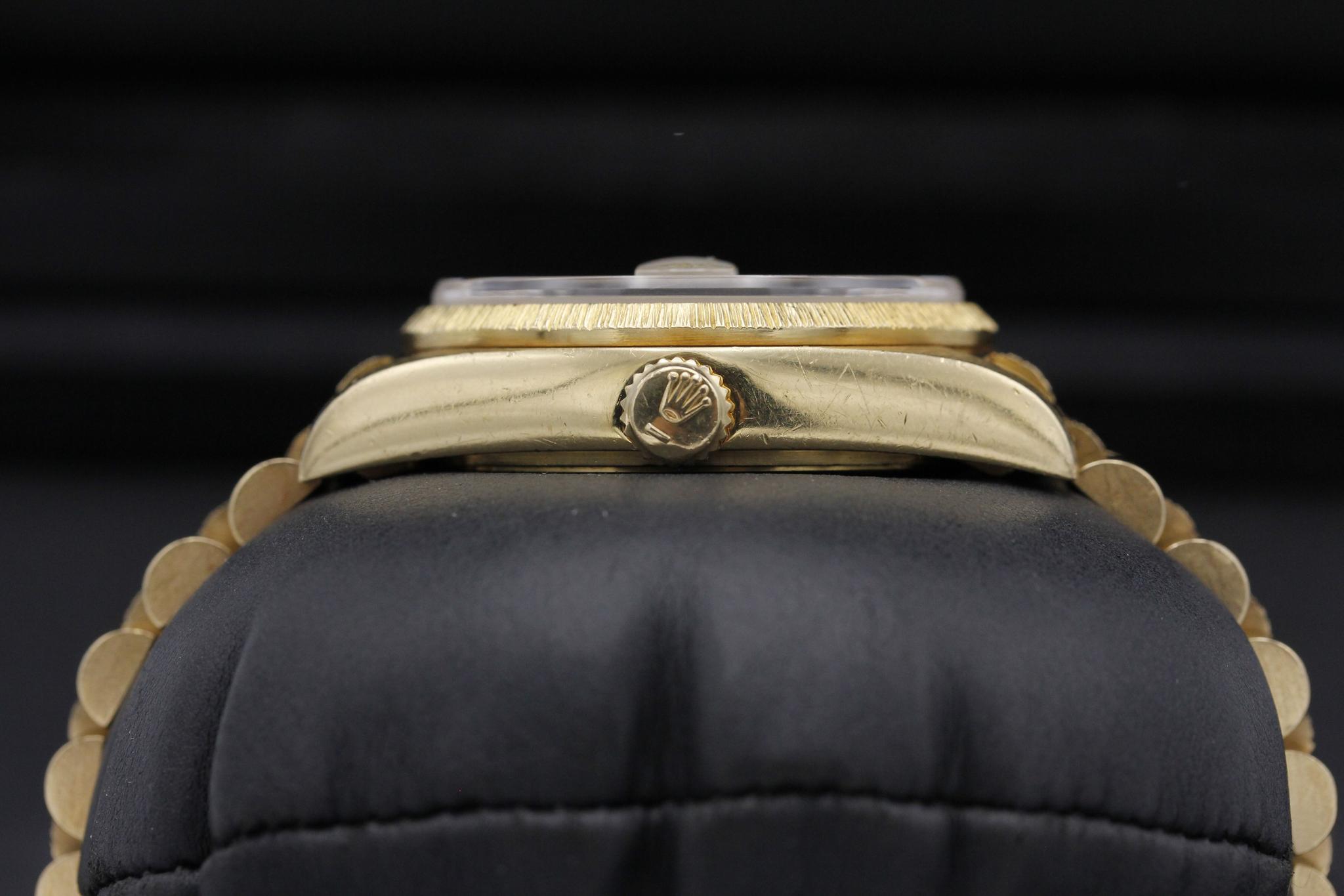 Watch Image 3