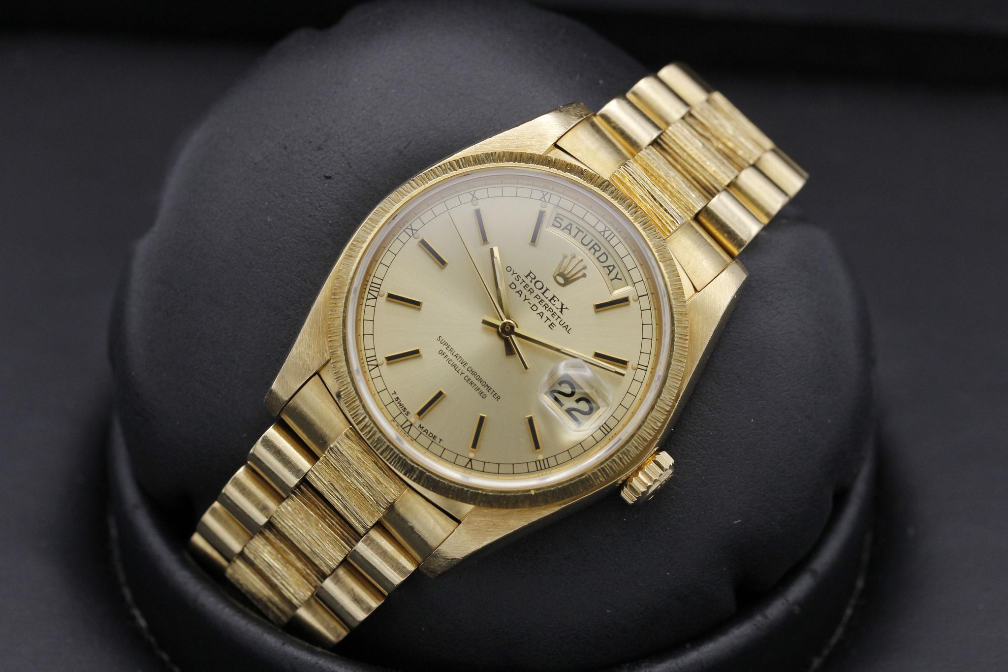 Watch Image 14