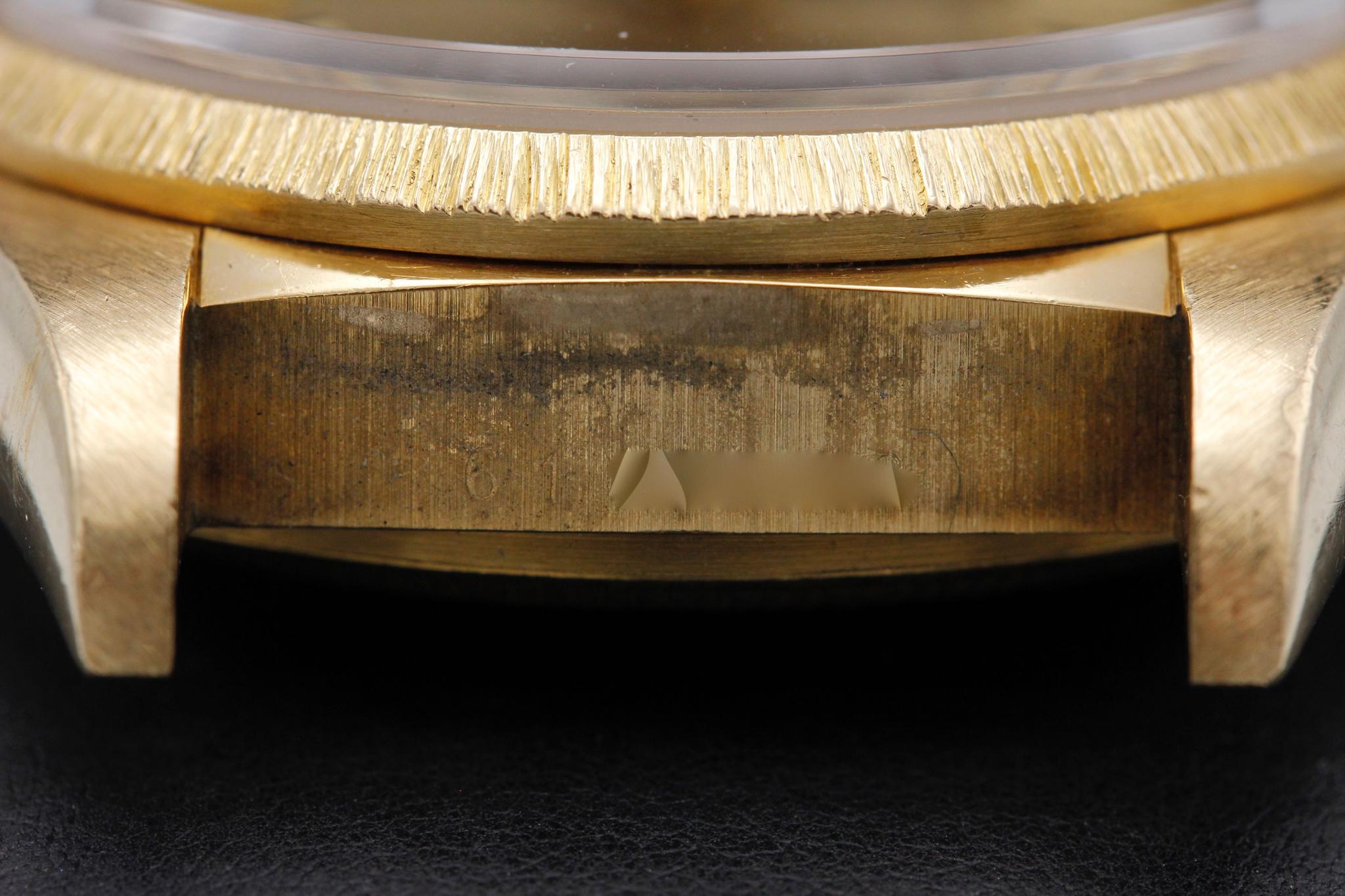 Watch Image 12