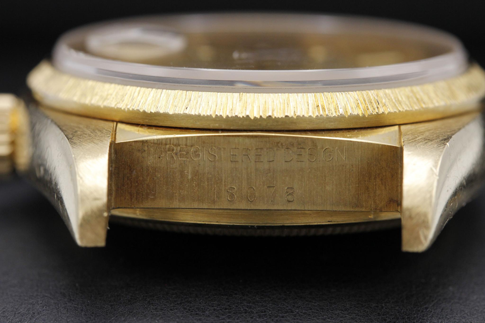 Watch Image 11