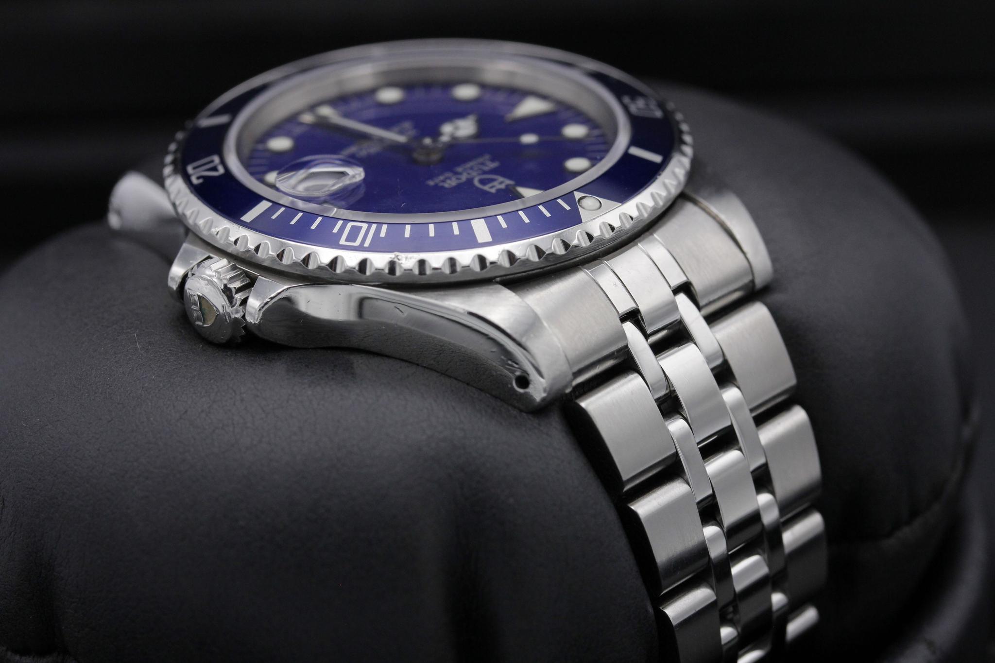 Watch Image 4