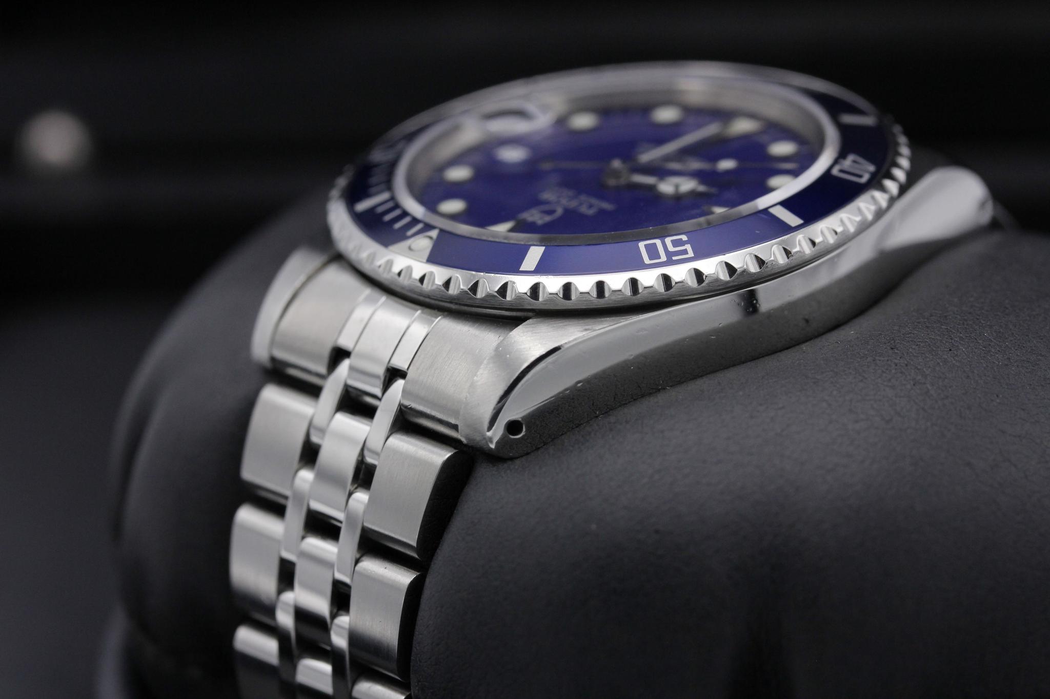 Watch Image 5