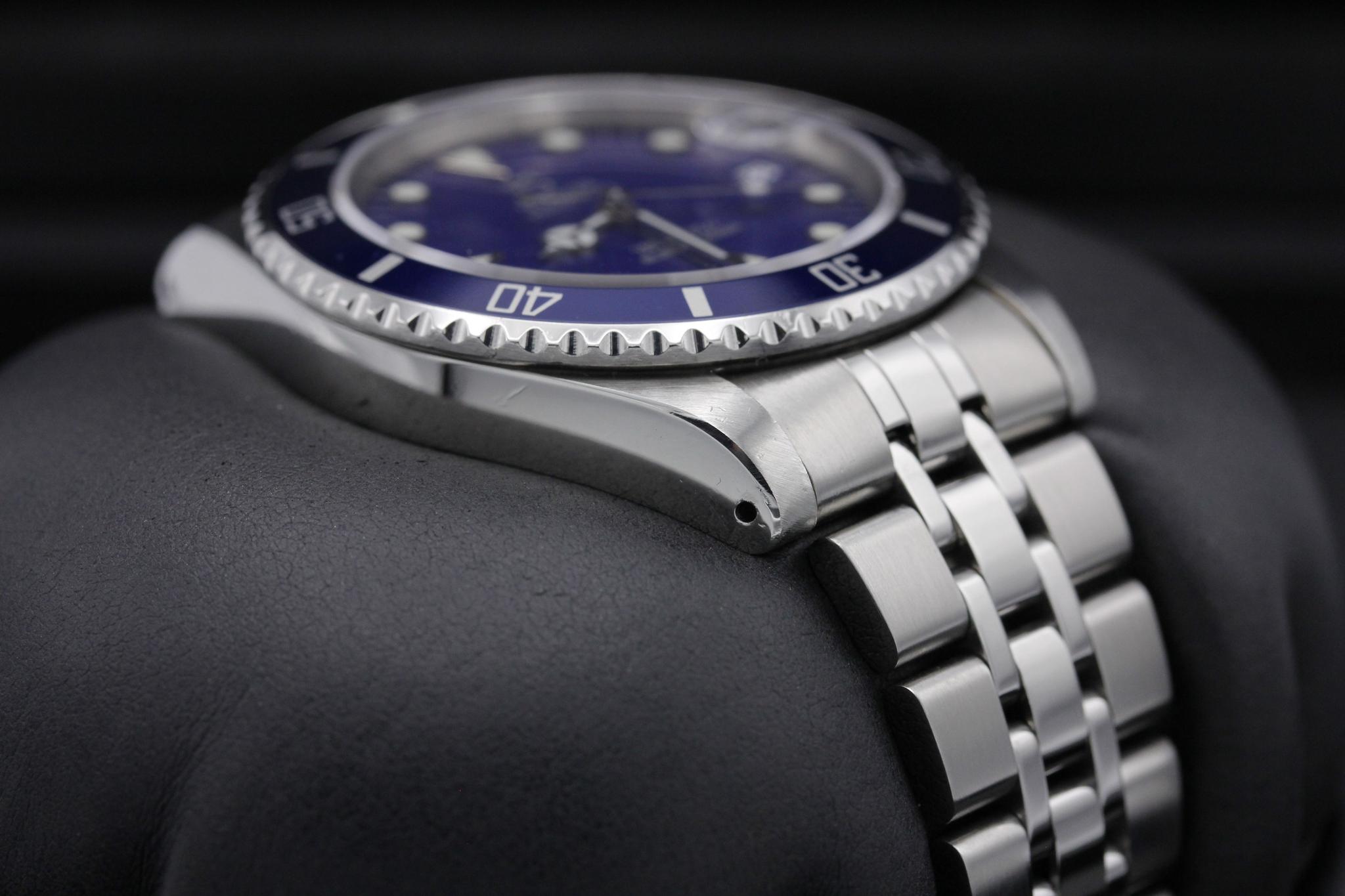 Watch Image 6