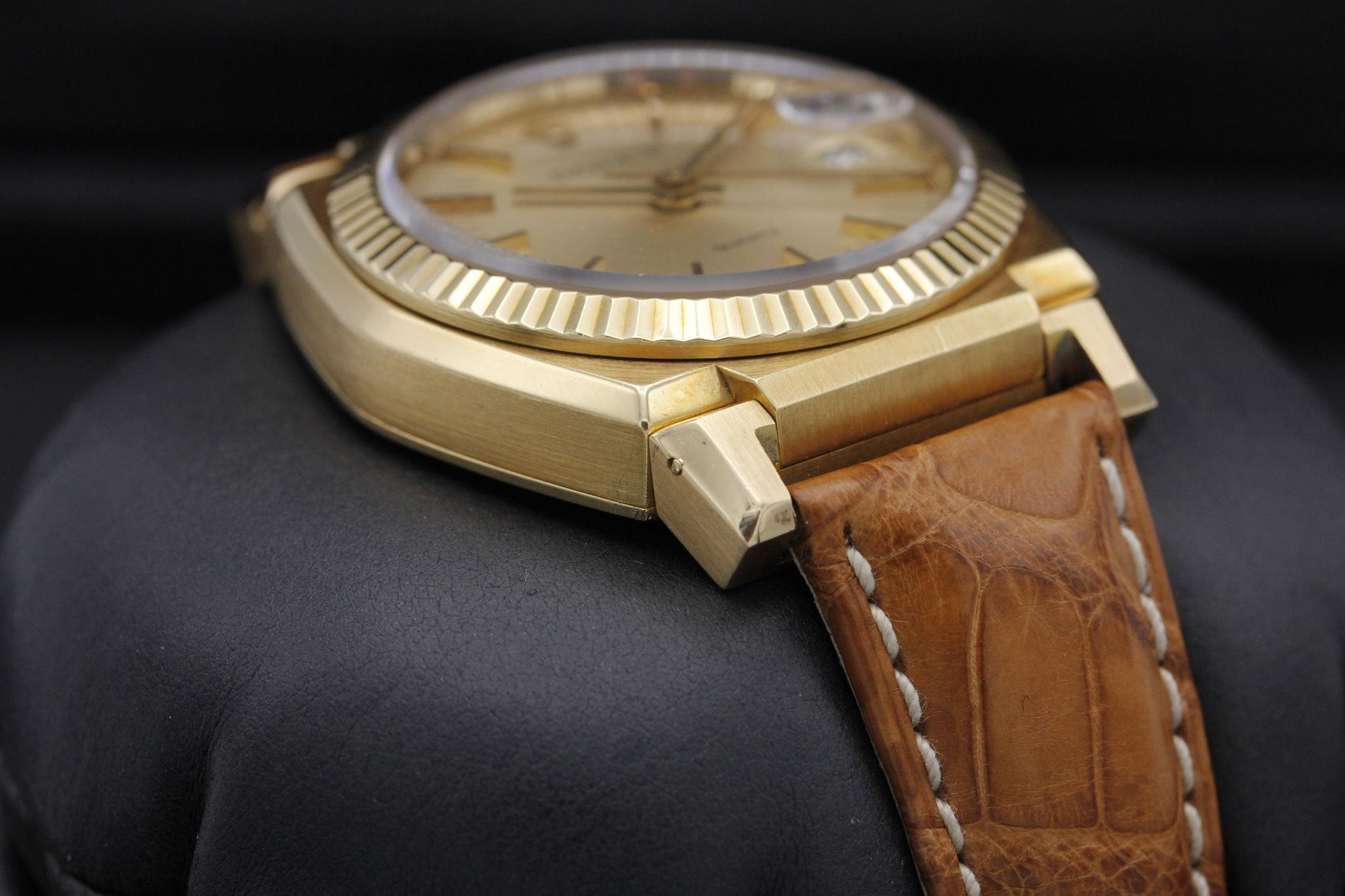 Watch Image 7