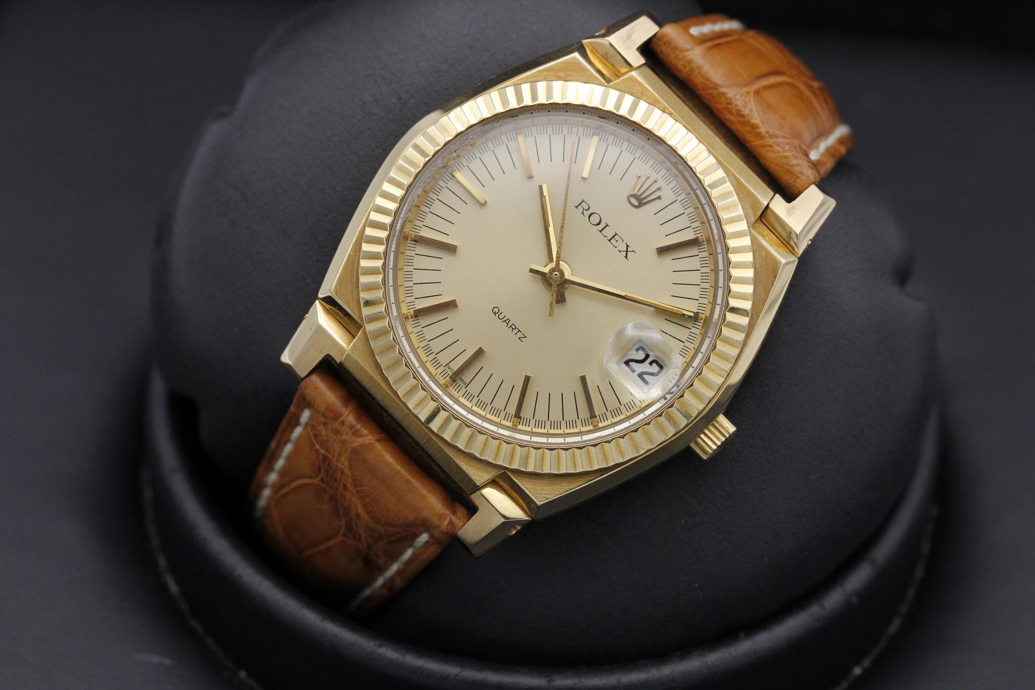 Watch Image 13