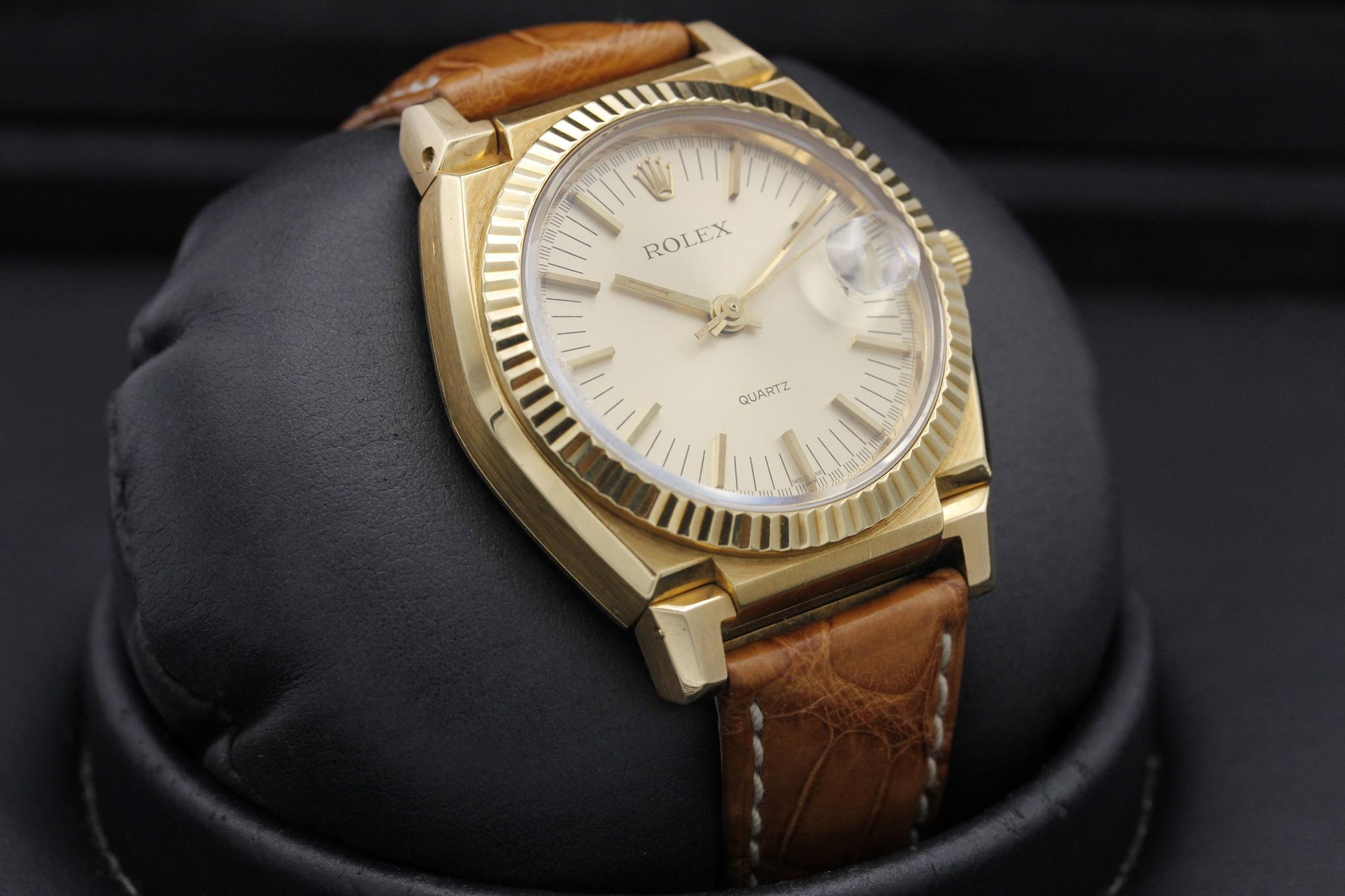 Watch Image 14