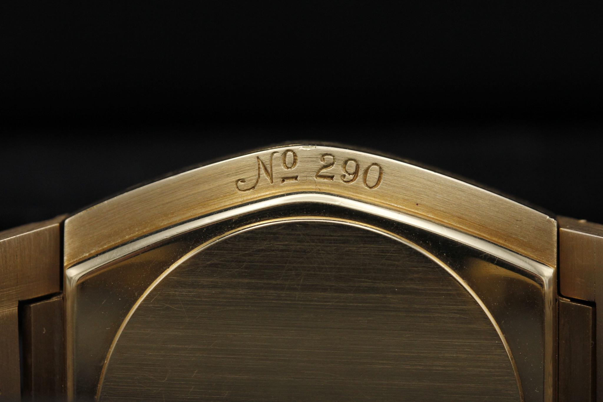 Watch Image 11