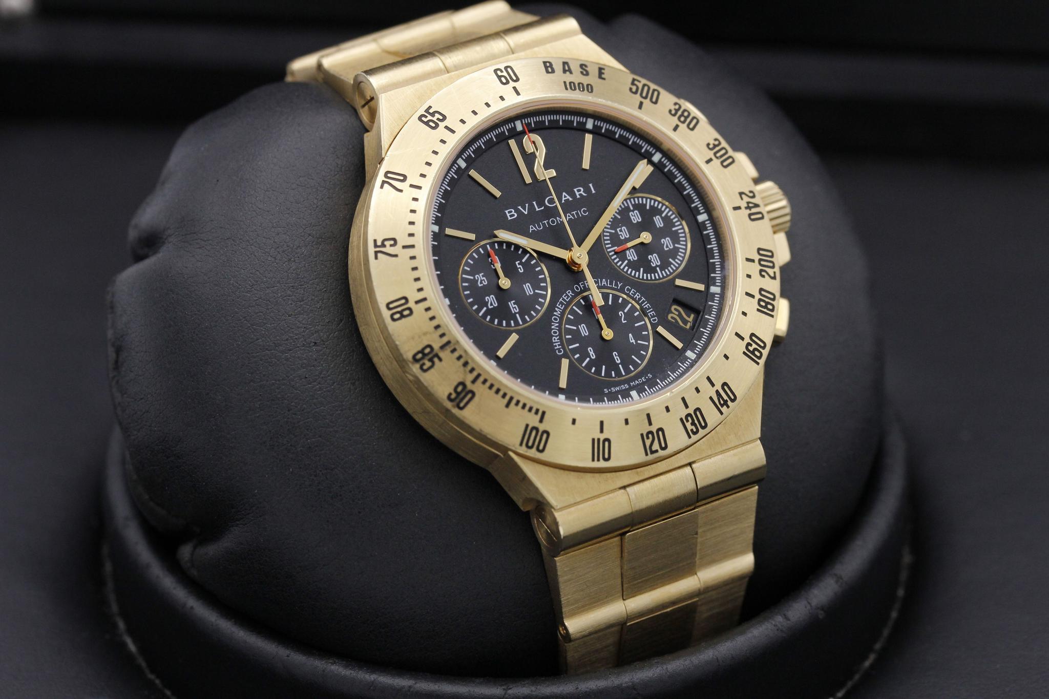 Watch Image 11