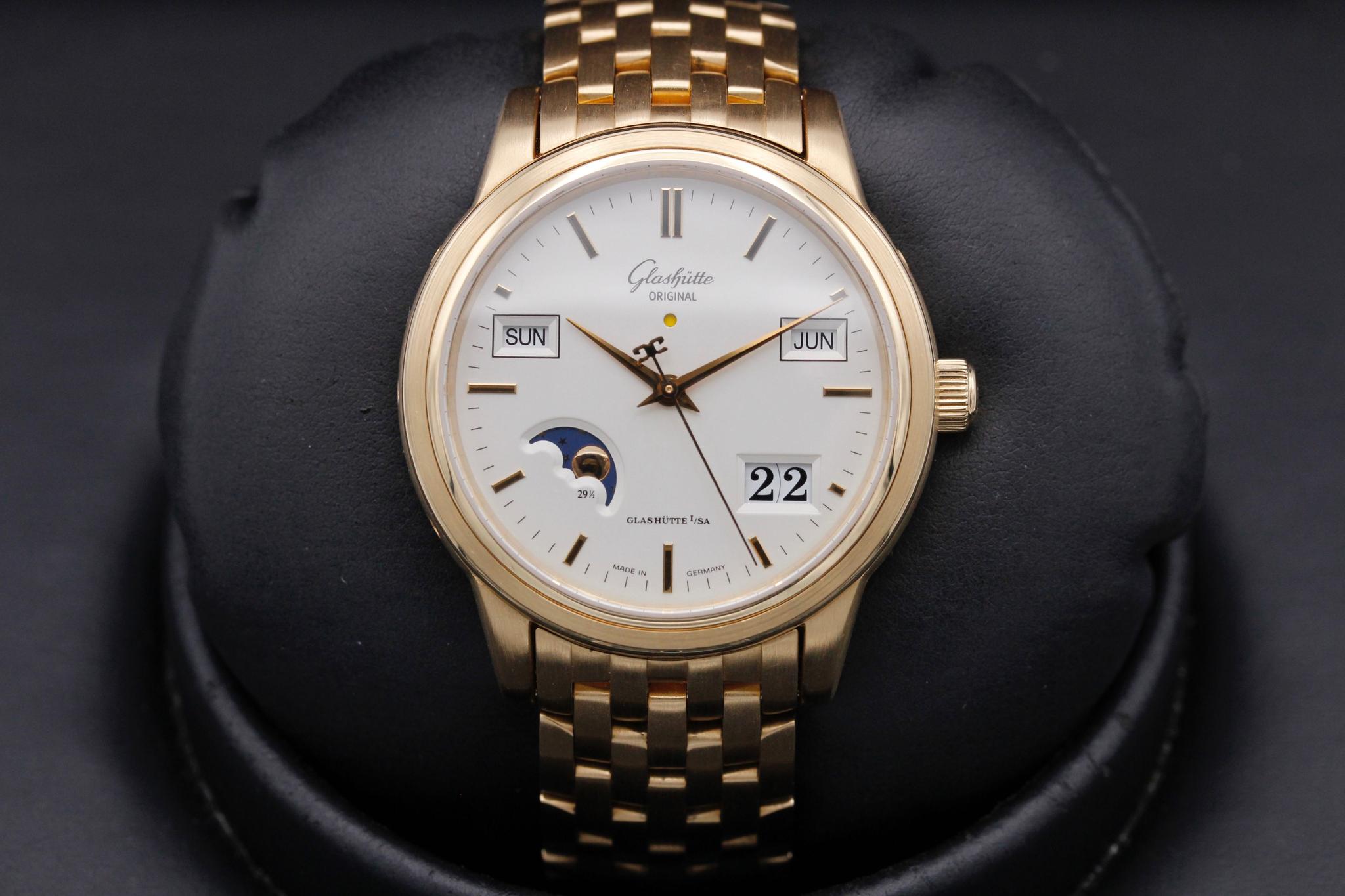 Watch Image 1
