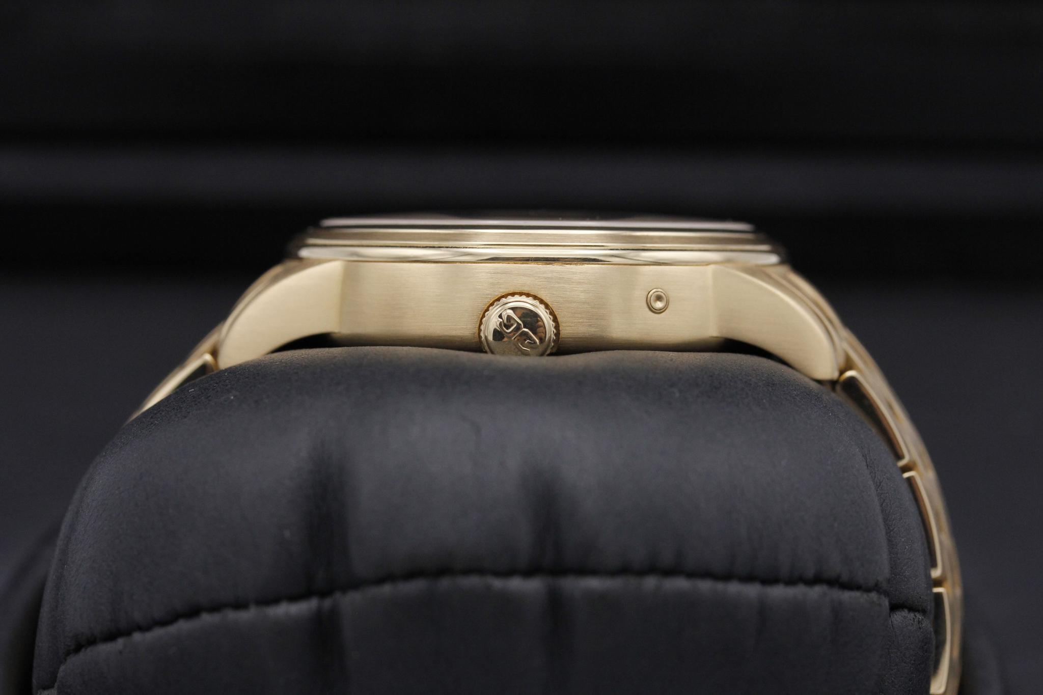 Watch Image 3