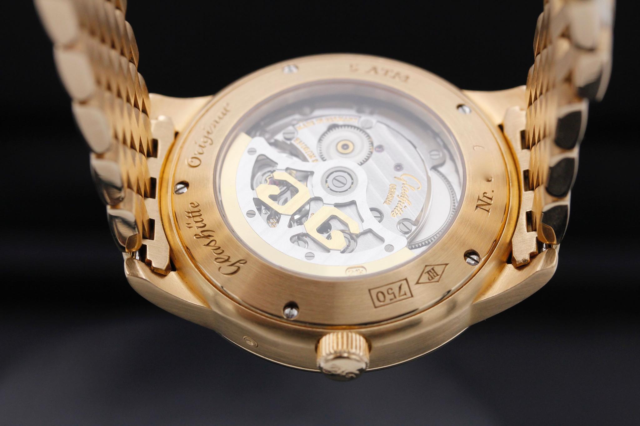 Watch Image 7