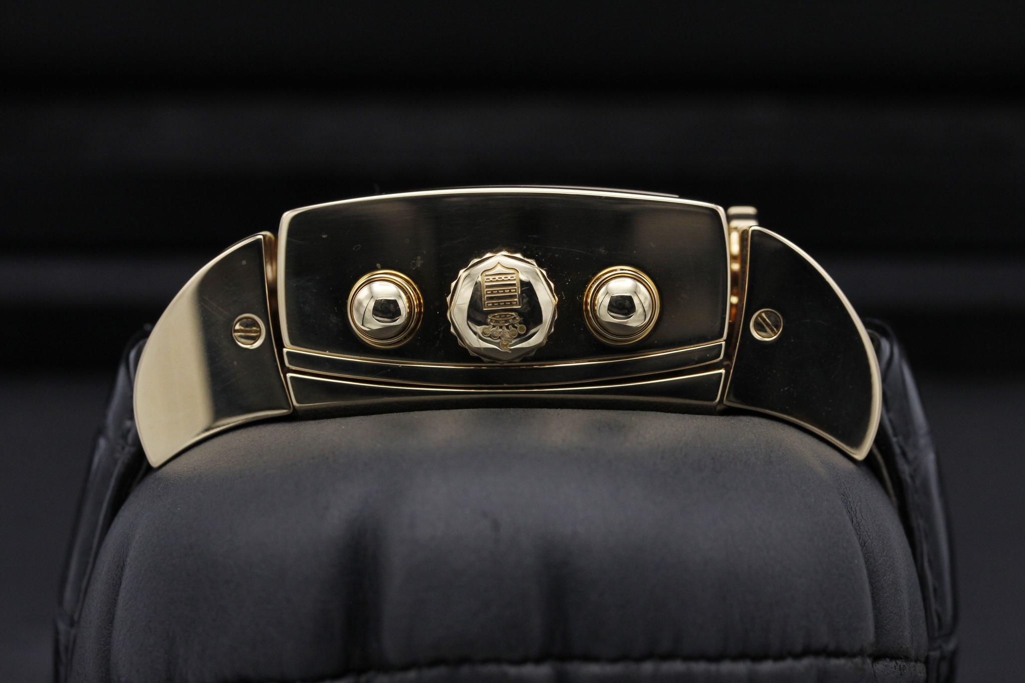 Watch Image 3