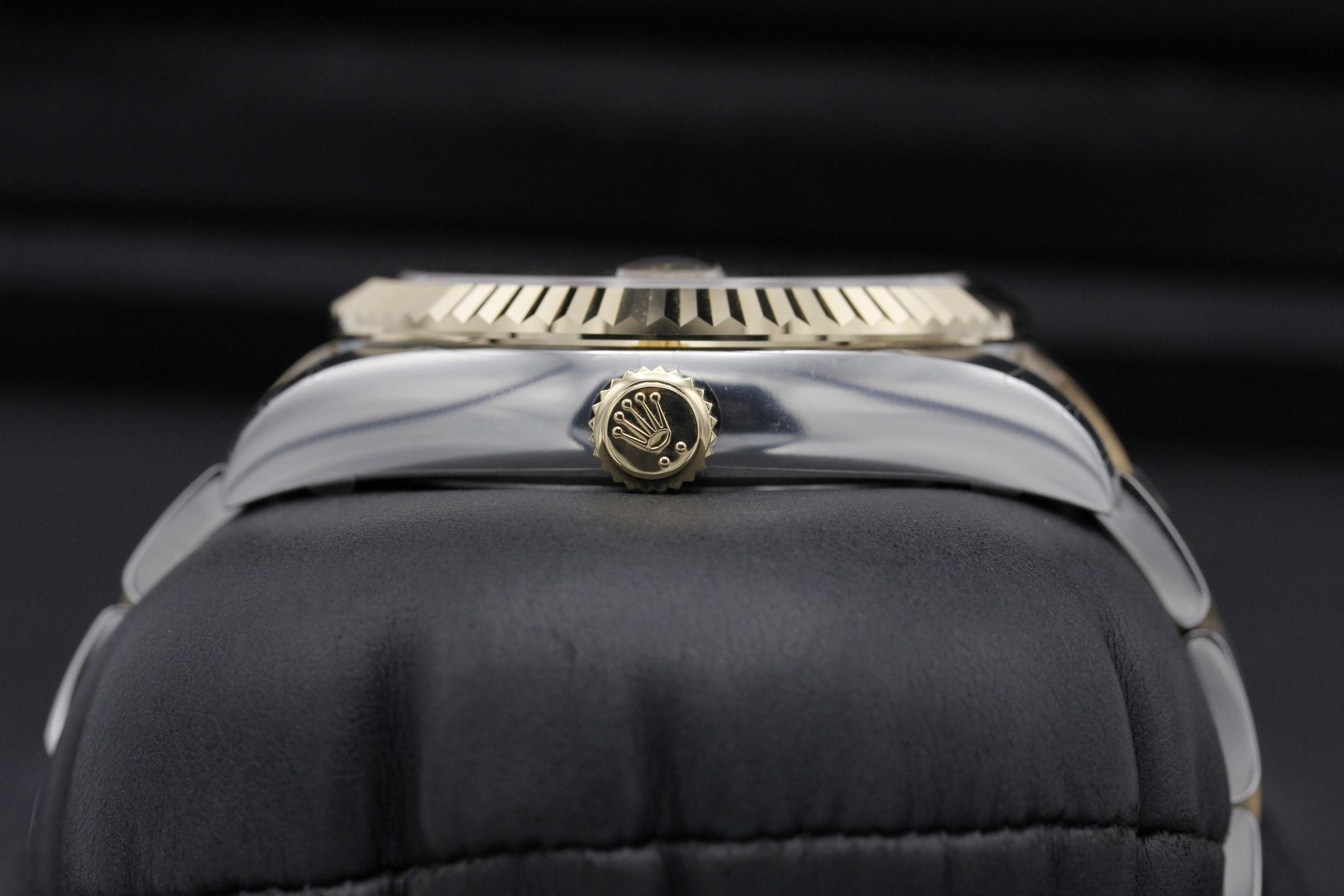 Watch Image 3
