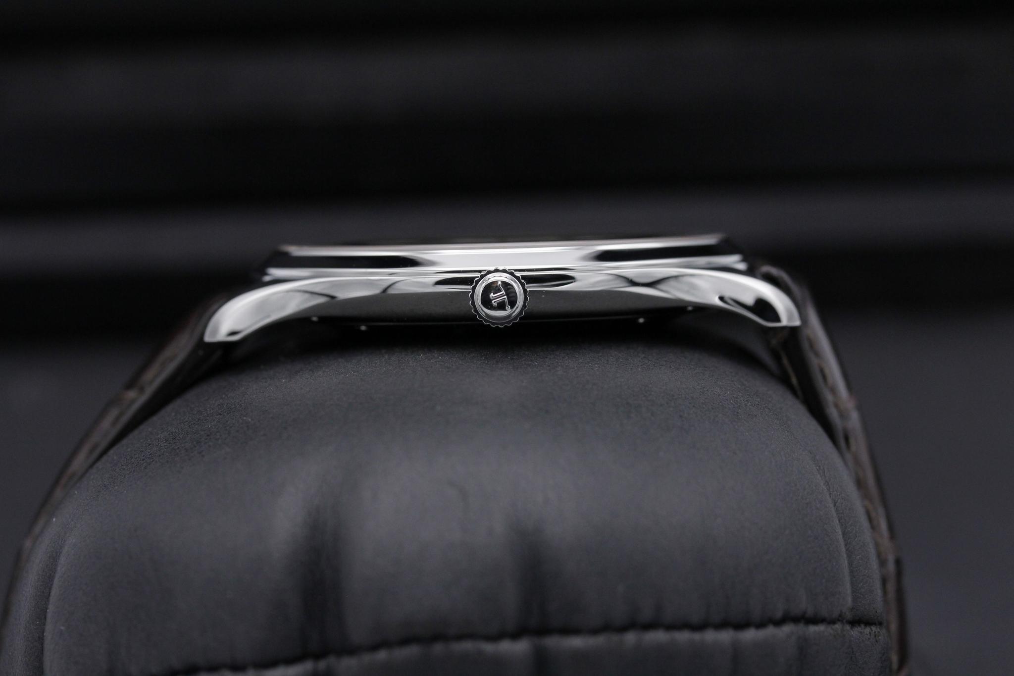 Watch Image 3