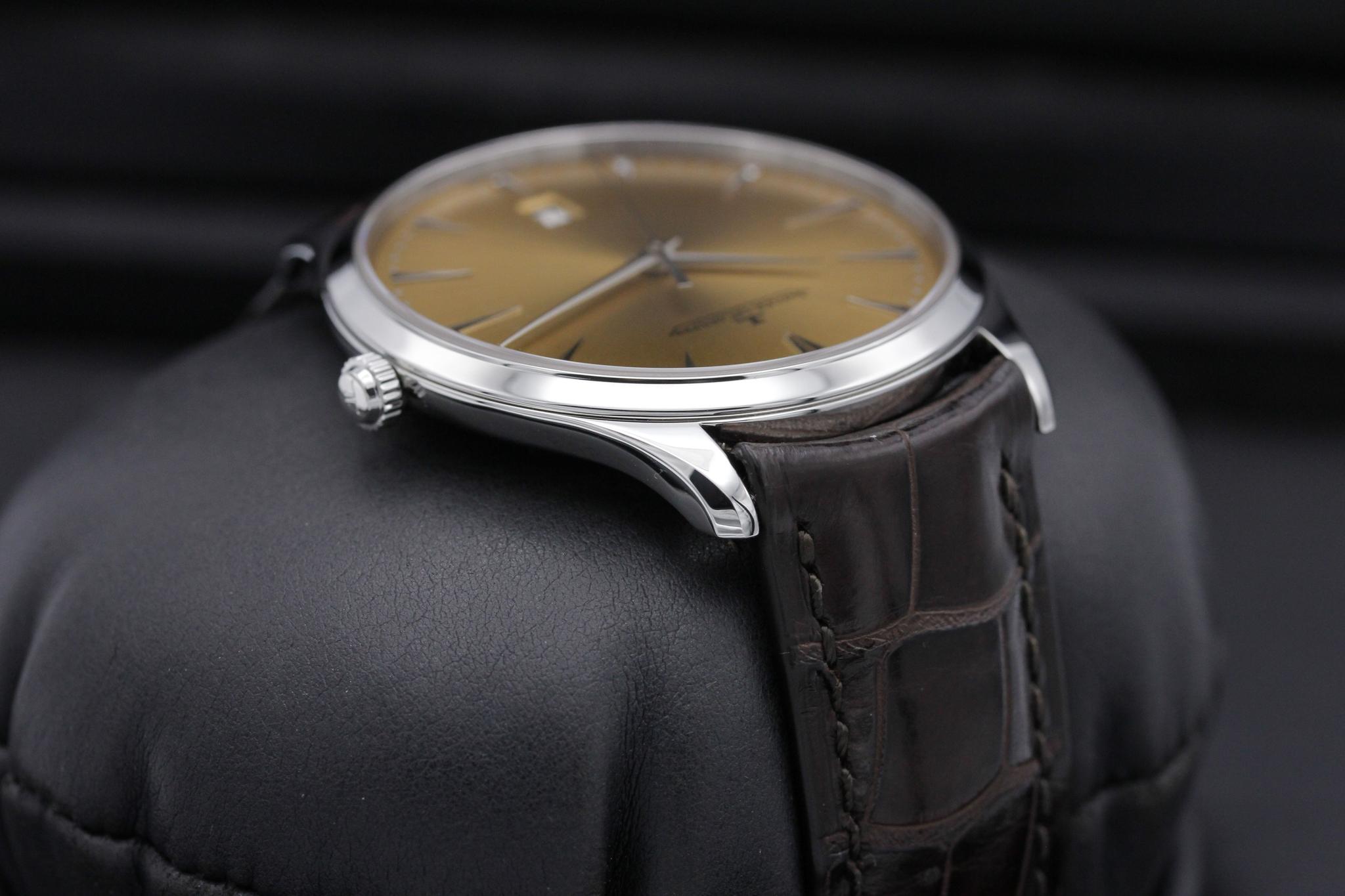 Watch Image 4