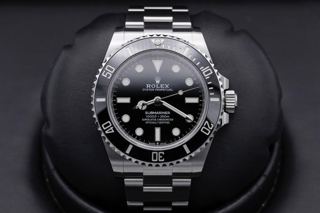 Rolex Submariner No Date / Black Cerachrome Bezel Insert 124060