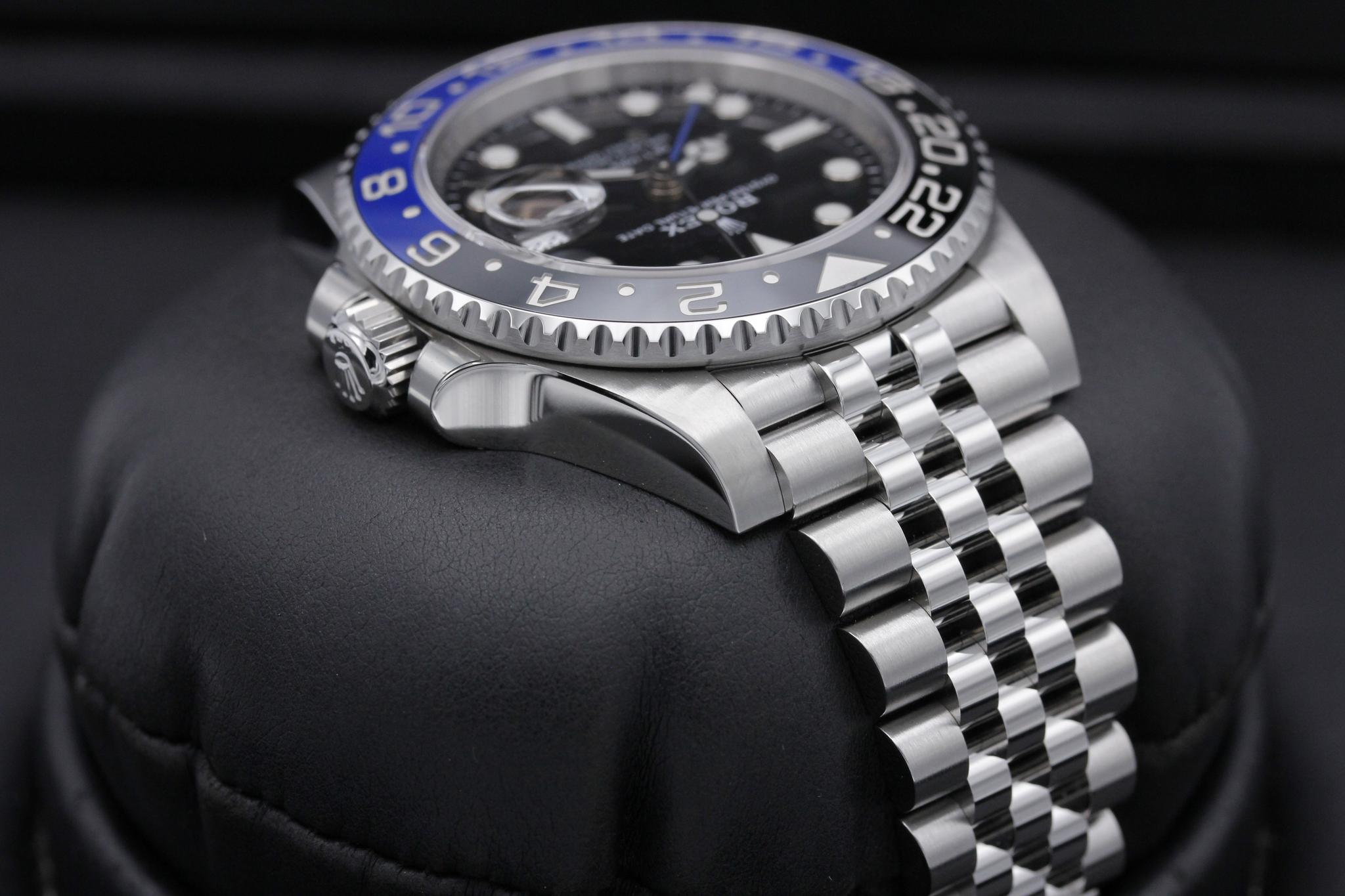 Watch Image 4