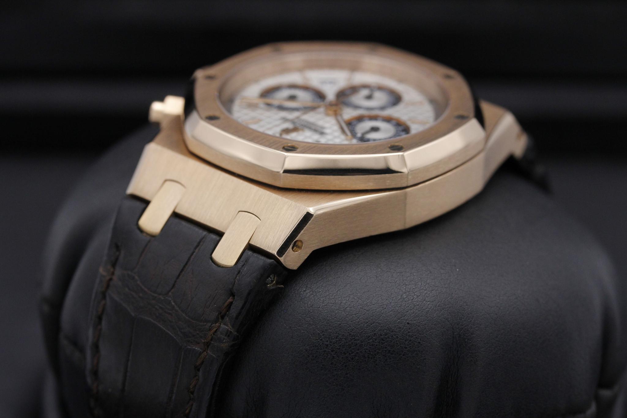 Watch Image 5