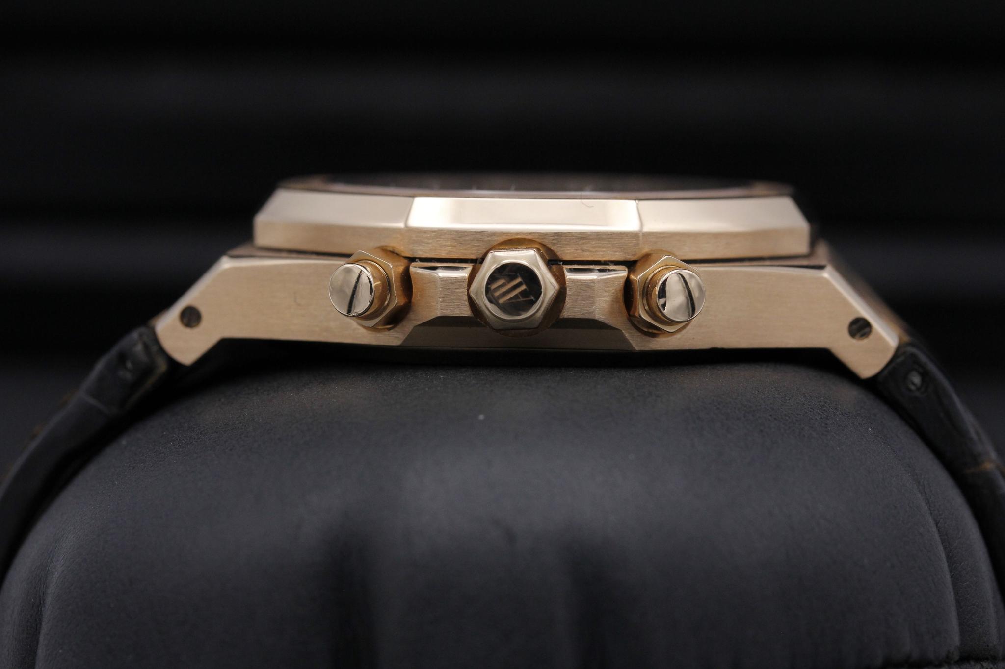 Watch Image 3