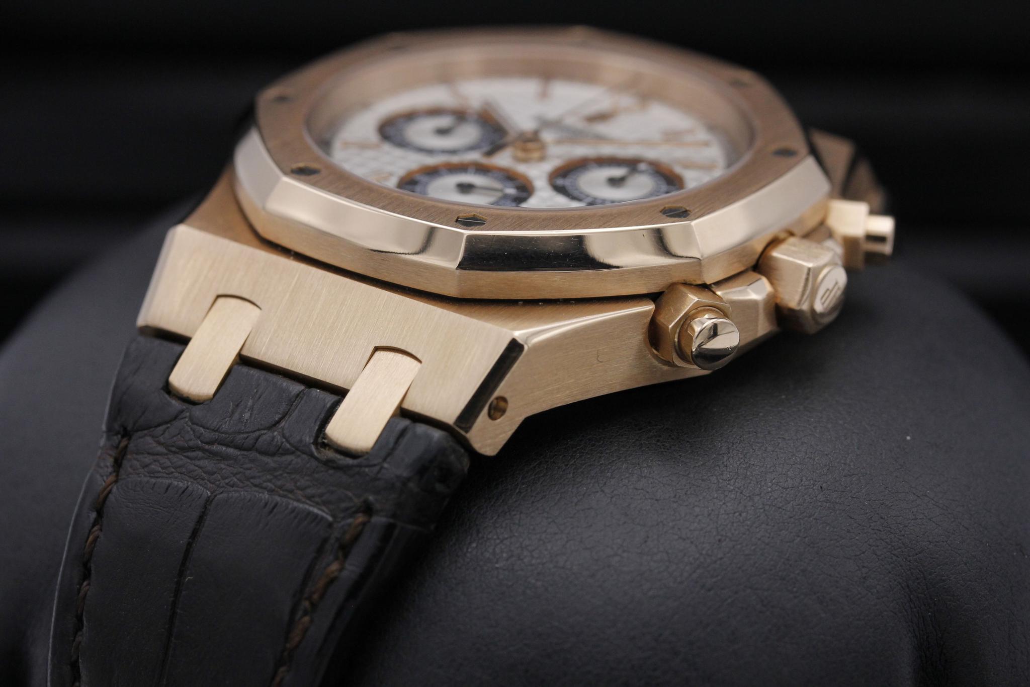 Watch Image 2